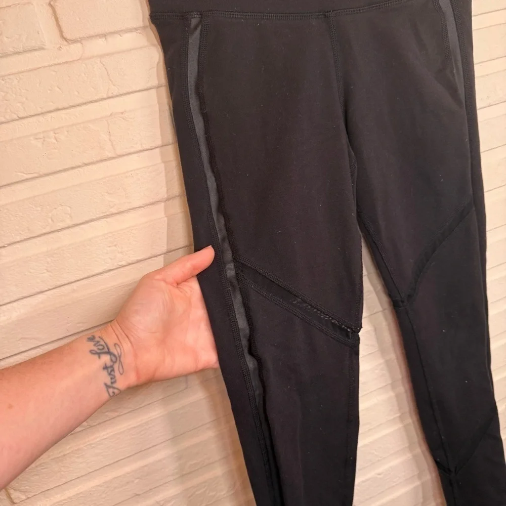 Alo Black Stretch Compression Mesh Cropped Leggings, Women’s Size Extra Small